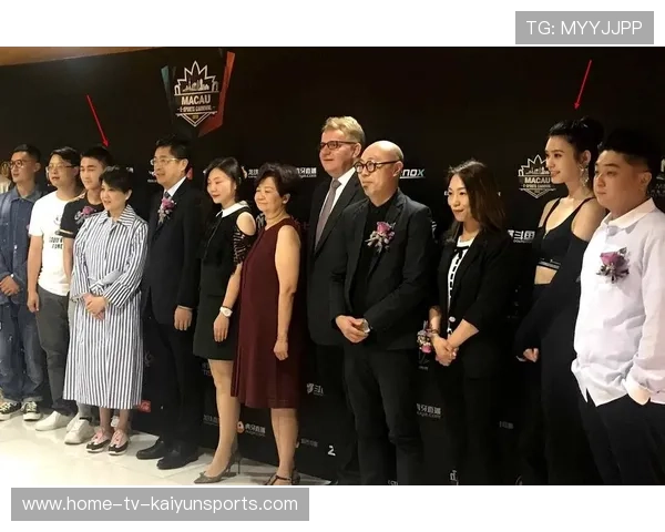 杨瀚森在迈阿密被偶遇，球迷曝光细节，2006年杨翰